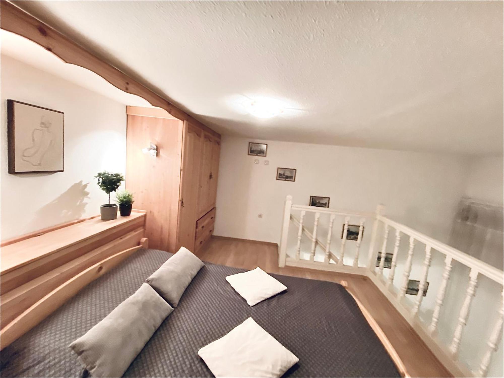 Andrassy Apartament *